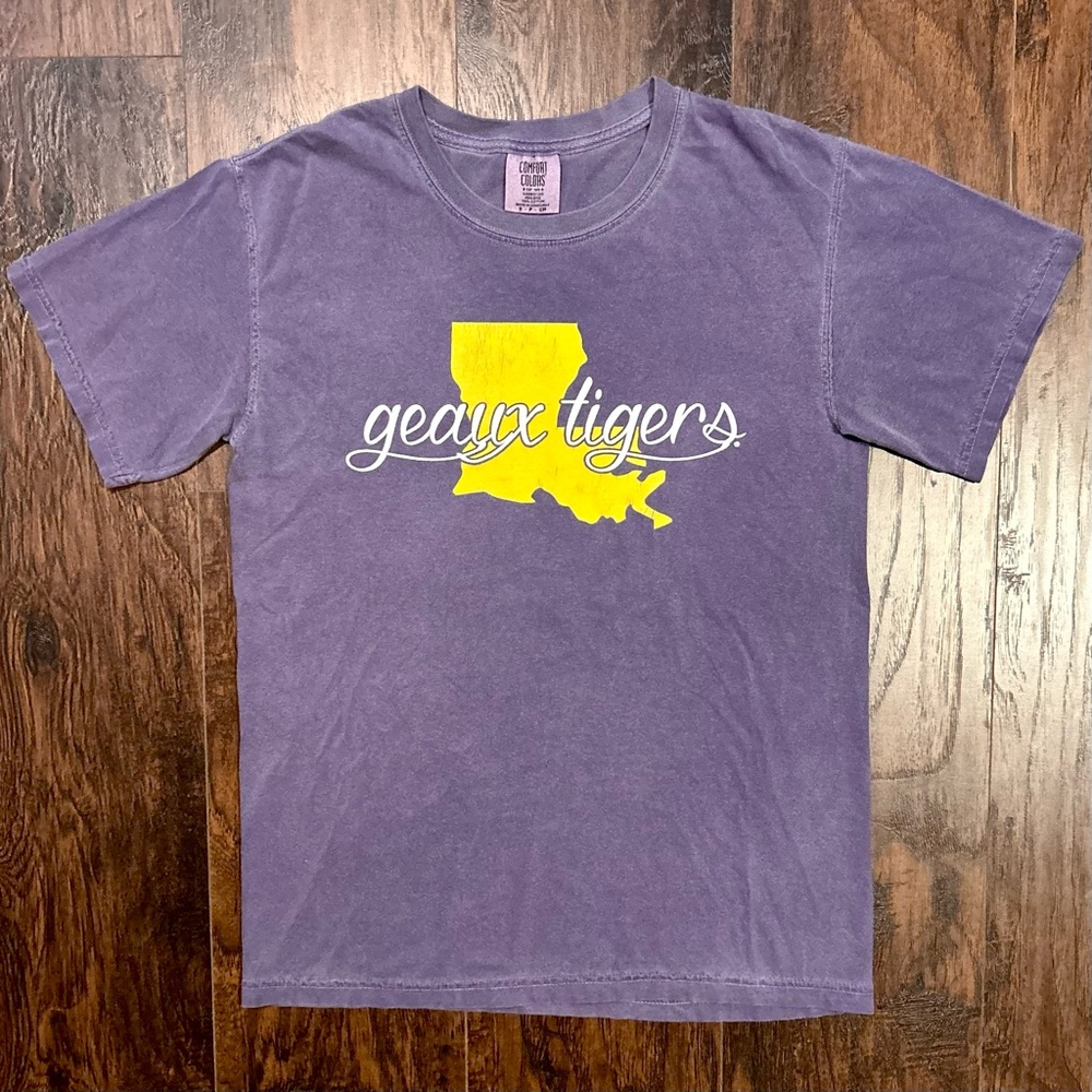 Comfort Colors LSU Louisiana State University Geaux Tiger Tee Shirt Purple